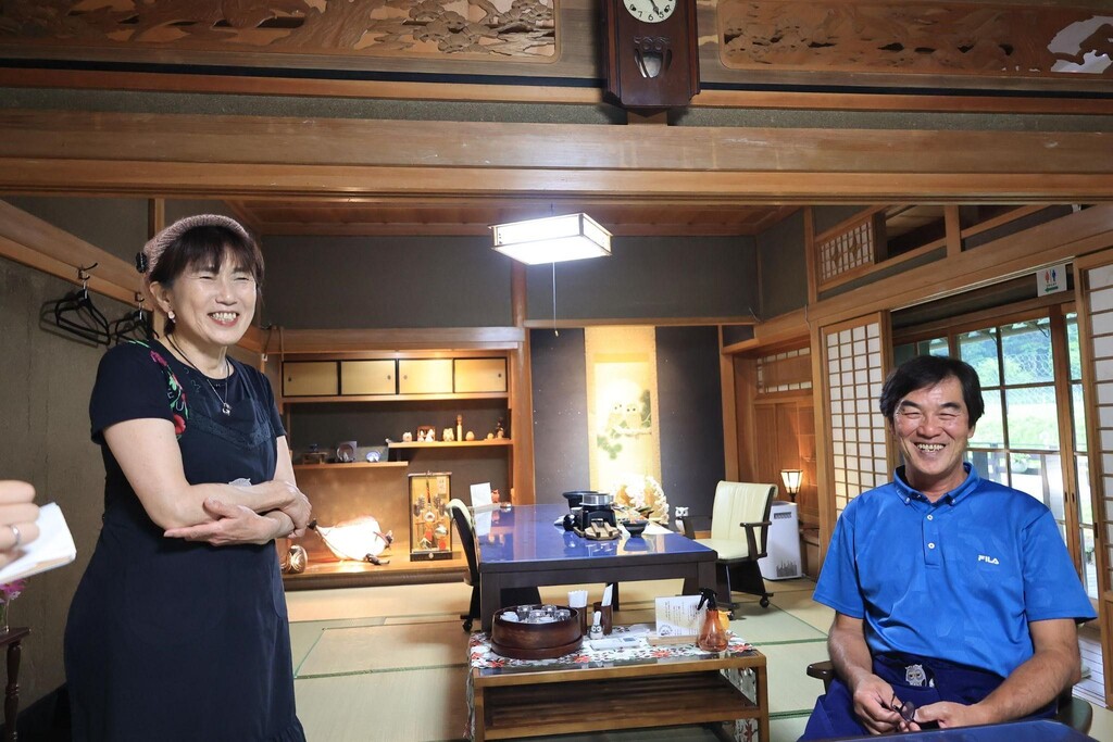 eyecatch.data?.attributes?.title